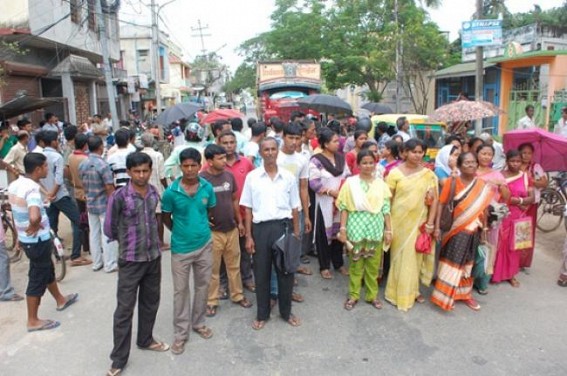 Cooking gas crisis hits Agartala, black marketing on rise: Manik's govt. mute spectator Cooking gas crisis hits Agartala, black marketing on rise: Manik's govt. mute spectator
